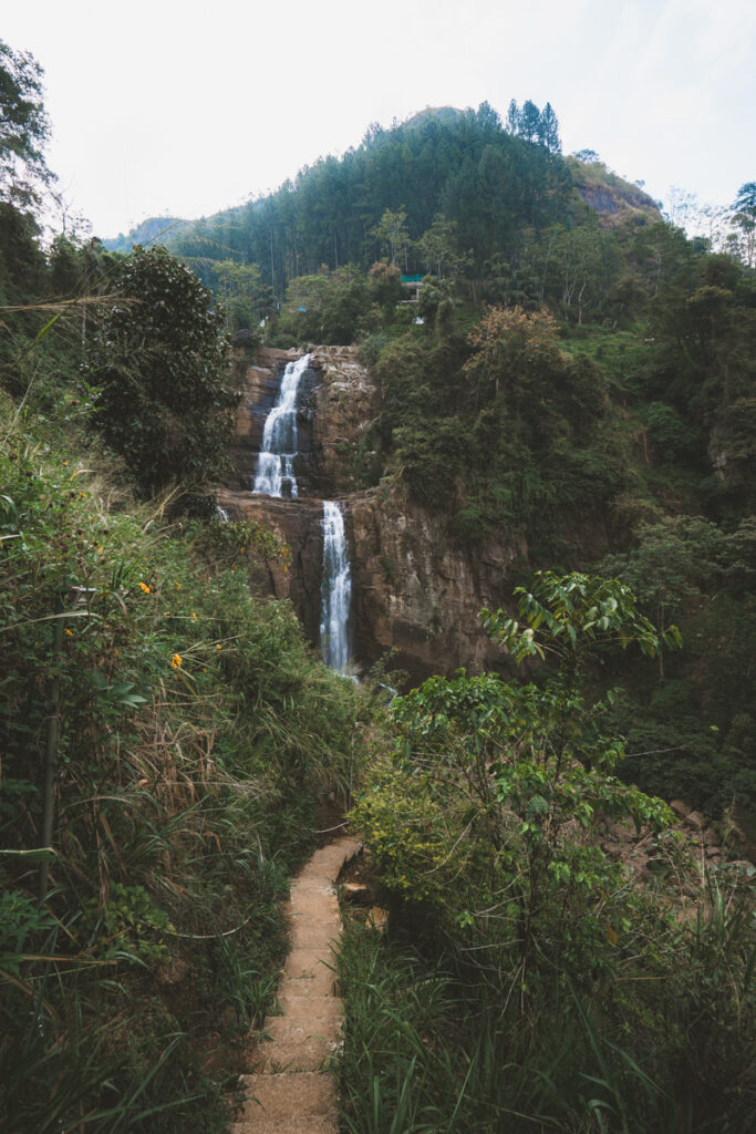 Small hiking path leading to Ramboda Falls