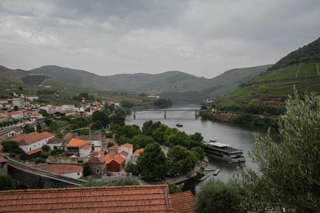 Panoramic view of Pinhão from Quinta da Foz