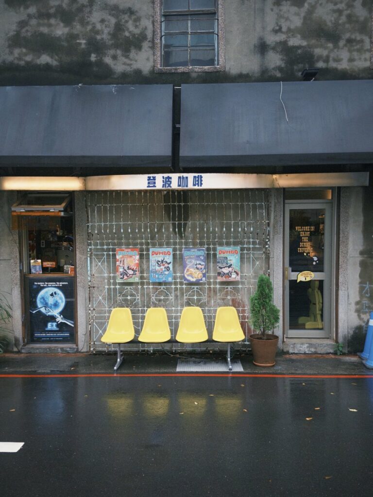Coffee Dumbo storefront